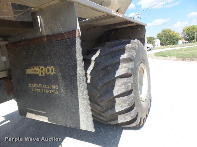 image for item DB1470 1996 International 2554 dry spreader applicator truck