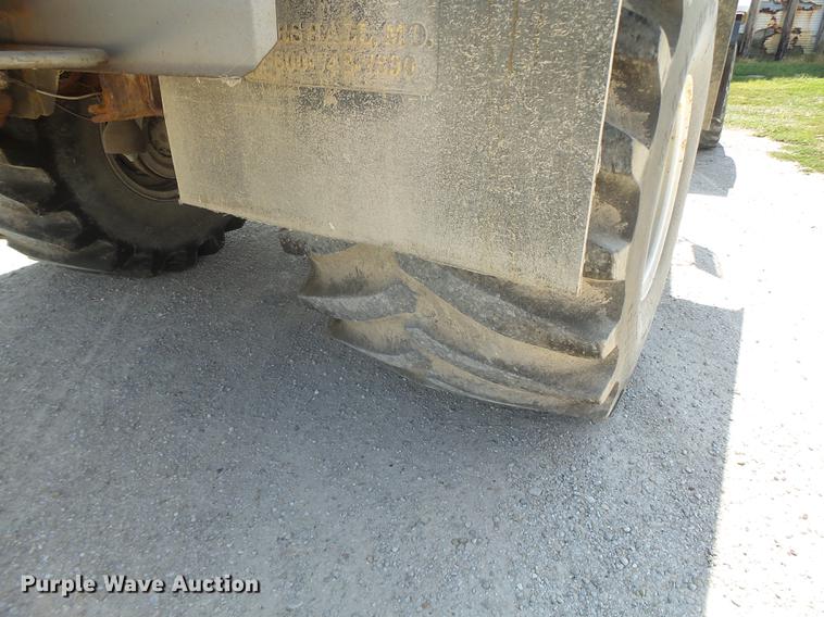 image for item DB1470 1996 International 2554 dry spreader applicator truck