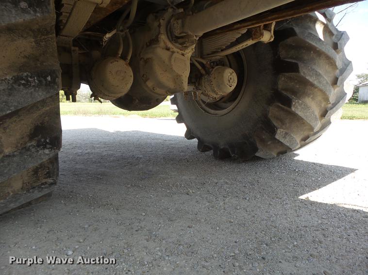 image for item DB1470 1996 International 2554 dry spreader applicator truck