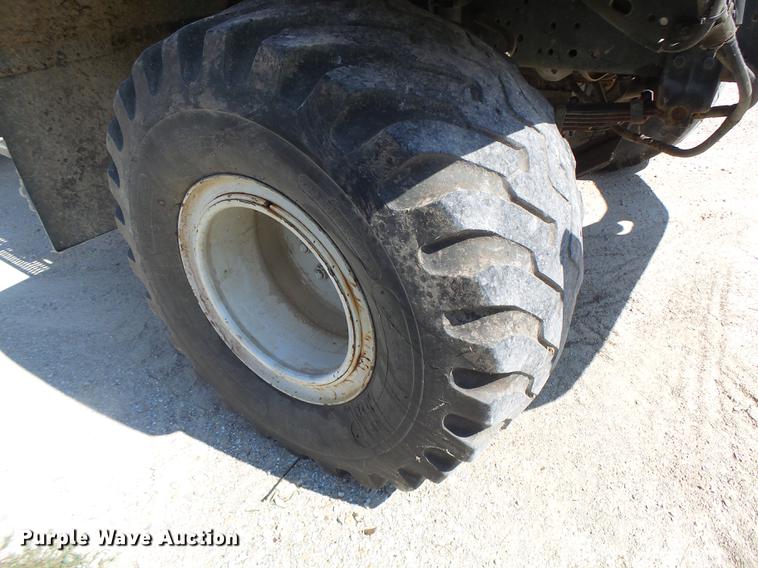 image for item DB1470 1996 International 2554 dry spreader applicator truck