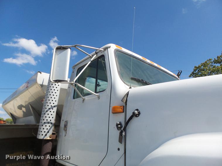 image for item DB1470 1996 International 2554 dry spreader applicator truck