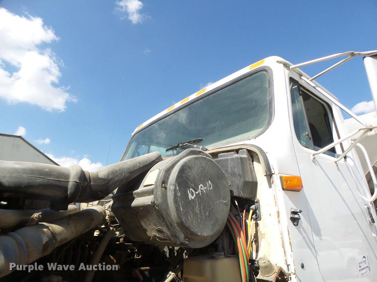 image for item DB1470 1996 International 2554 dry spreader applicator truck