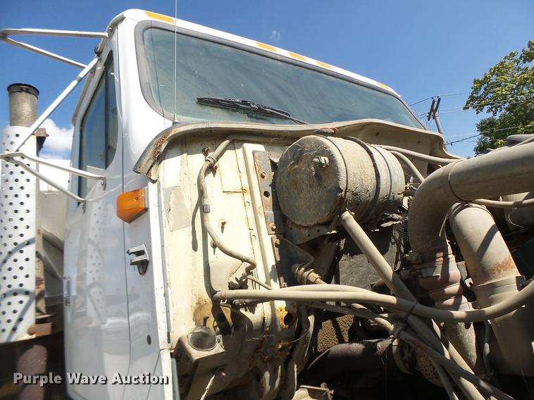 image for item DB1470 1996 International 2554 dry spreader applicator truck