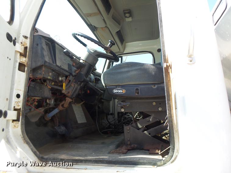 image for item DB1470 1996 International 2554 dry spreader applicator truck