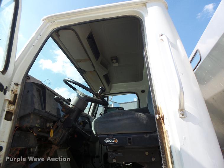 image for item DB1470 1996 International 2554 dry spreader applicator truck