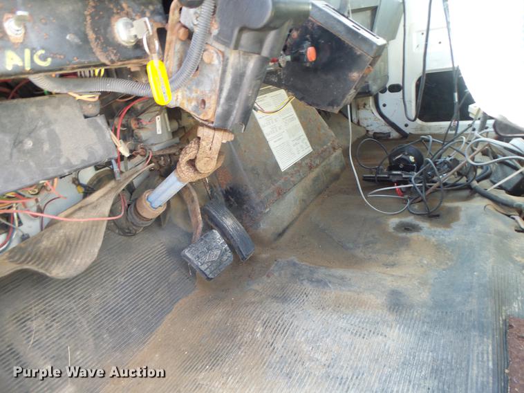 image for item DB1470 1996 International 2554 dry spreader applicator truck