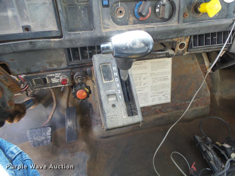 image for item DB1470 1996 International 2554 dry spreader applicator truck