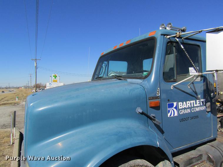 image for item DB5960 1991 International 4900 nurse tank truck