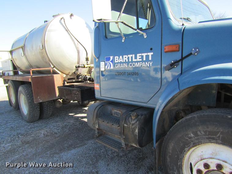 image for item DB5960 1991 International 4900 nurse tank truck