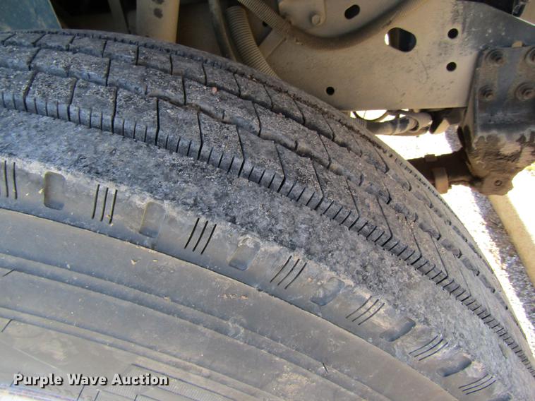 image for item DB5960 1991 International 4900 nurse tank truck