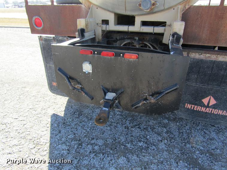 image for item DB5960 1991 International 4900 nurse tank truck