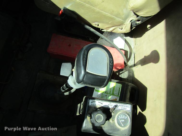 image for item DB5960 1991 International 4900 nurse tank truck