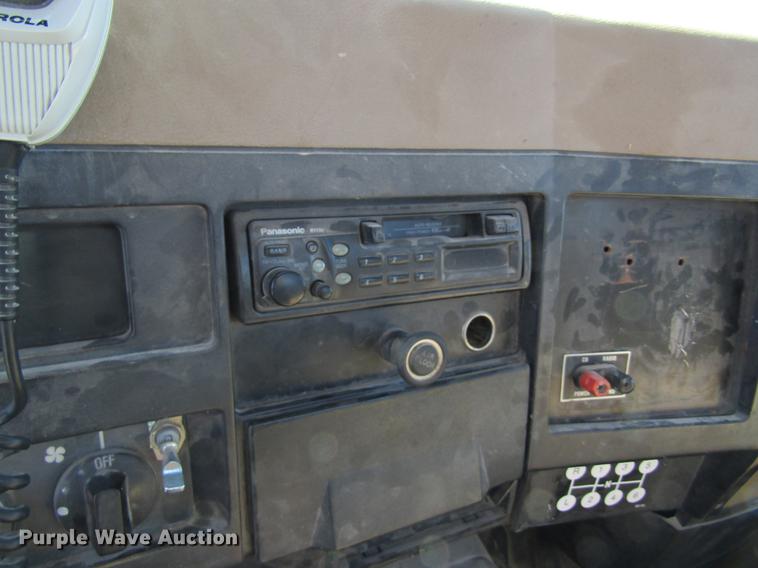 image for item DB5960 1991 International 4900 nurse tank truck