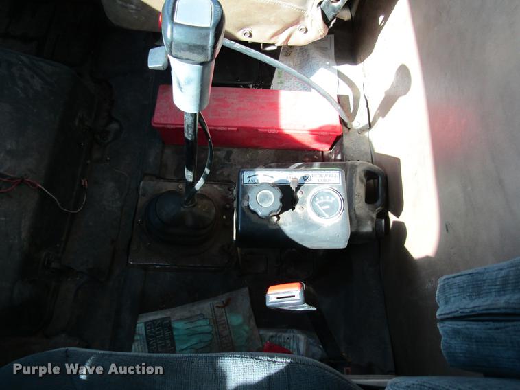 image for item DB5960 1991 International 4900 nurse tank truck