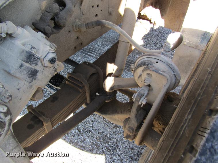 image for item DB5960 1991 International 4900 nurse tank truck