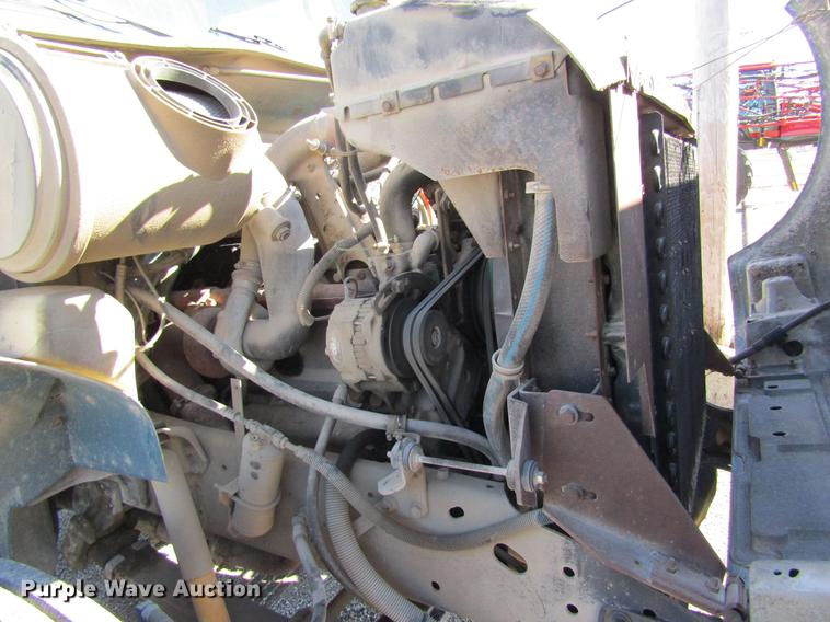 image for item DB5960 1991 International 4900 nurse tank truck