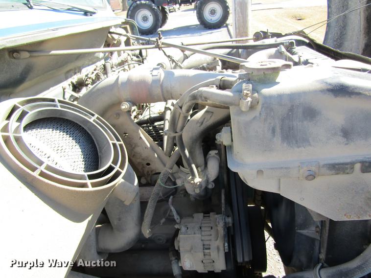 image for item DB5960 1991 International 4900 nurse tank truck