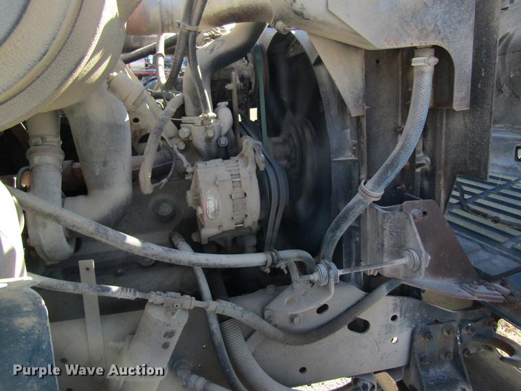 image for item DB5960 1991 International 4900 nurse tank truck