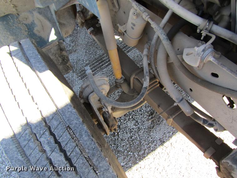 image for item DB5960 1991 International 4900 nurse tank truck