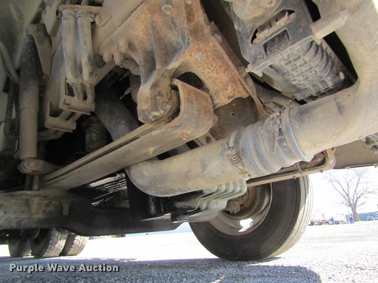 image for item DB5961 2001 Volvo VNM semi truck