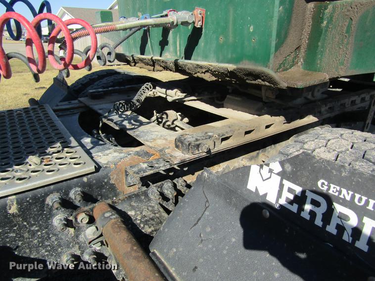 image for item DB5961 2001 Volvo VNM semi truck