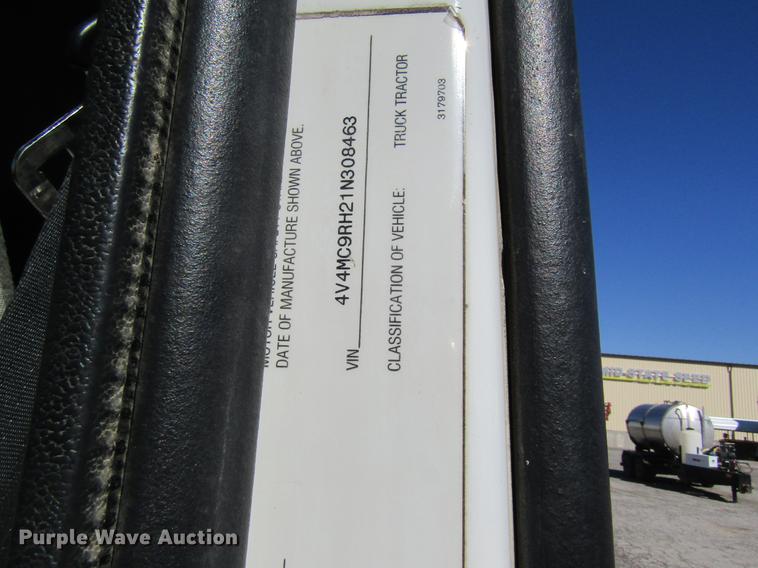 image for item DB5961 2001 Volvo VNM semi truck