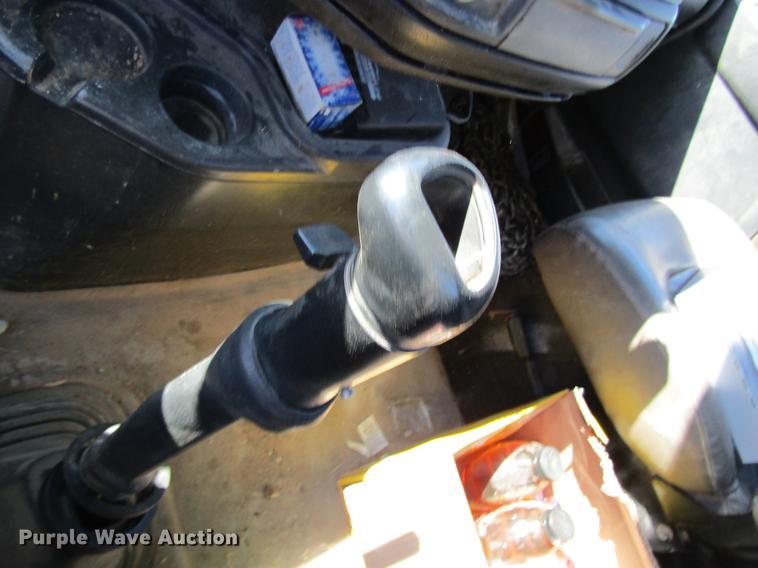 image for item DB5961 2001 Volvo VNM semi truck