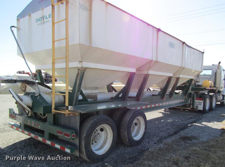 image for item DB5962 2010 Doyle dry fertilizer tender trailer