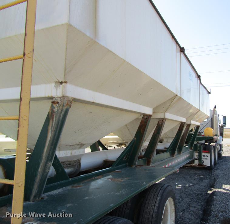 image for item DB5962 2010 Doyle dry fertilizer tender trailer