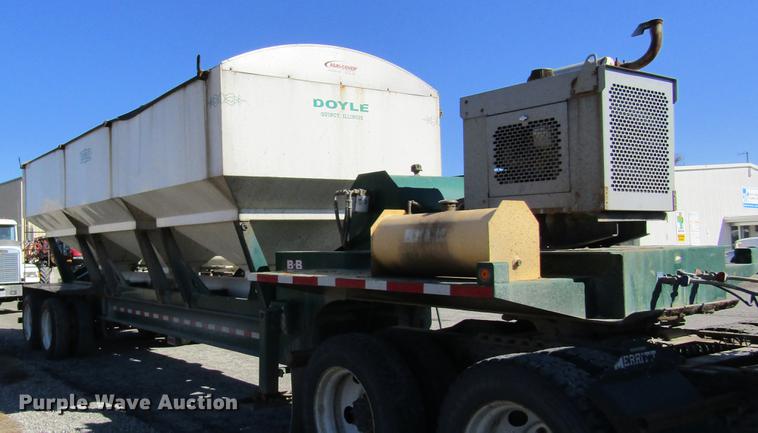 image for item DB5962 2010 Doyle dry fertilizer tender trailer