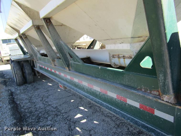 image for item DB5962 2010 Doyle dry fertilizer tender trailer