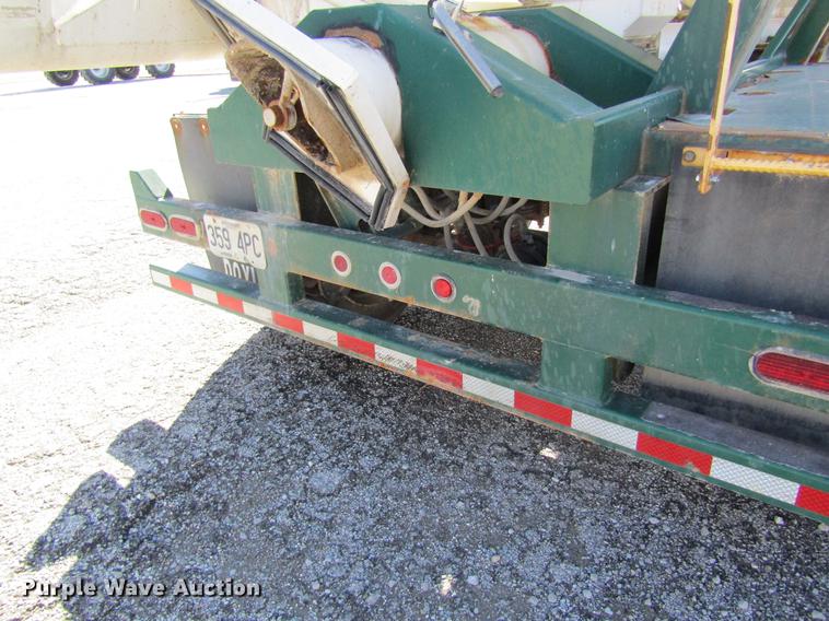 image for item DB5962 2010 Doyle dry fertilizer tender trailer