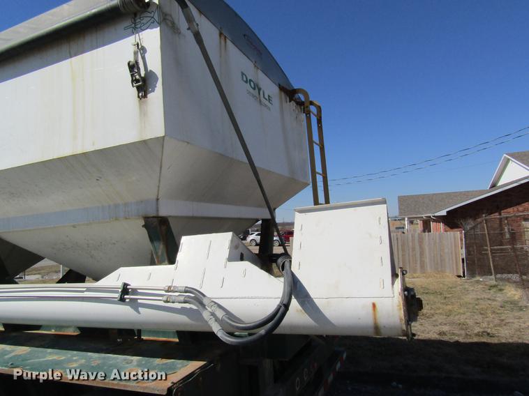 image for item DB5962 2010 Doyle dry fertilizer tender trailer