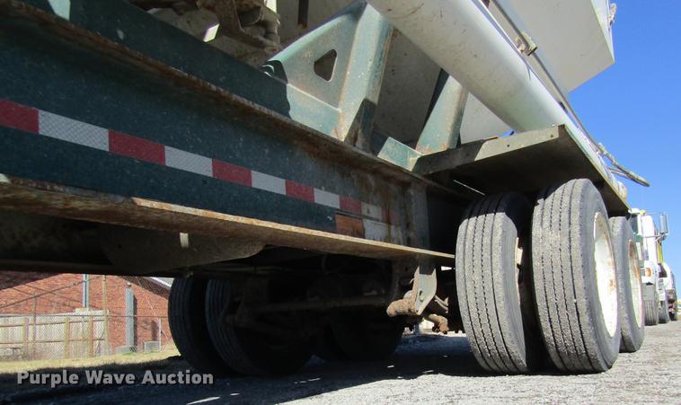 image for item DB5962 2010 Doyle dry fertilizer tender trailer