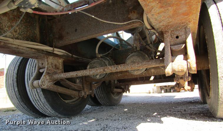 image for item DB5962 2010 Doyle dry fertilizer tender trailer