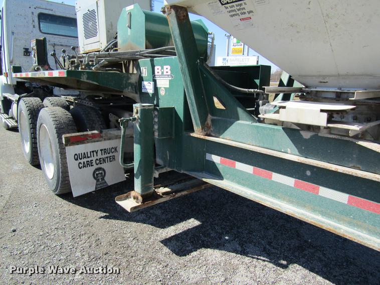 image for item DB5962 2010 Doyle dry fertilizer tender trailer