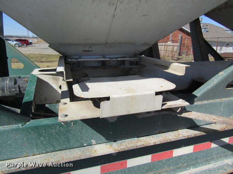 image for item DB5962 2010 Doyle dry fertilizer tender trailer