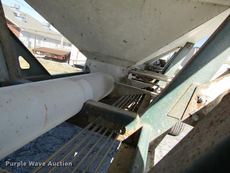 image for item DB5962 2010 Doyle dry fertilizer tender trailer