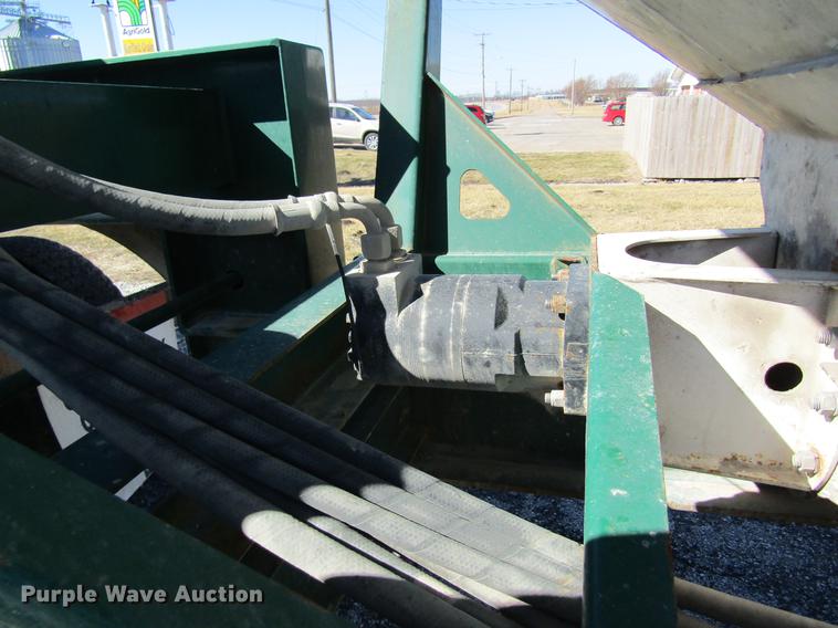 image for item DB5962 2010 Doyle dry fertilizer tender trailer