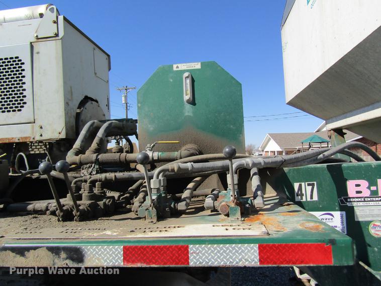 image for item DB5962 2010 Doyle dry fertilizer tender trailer