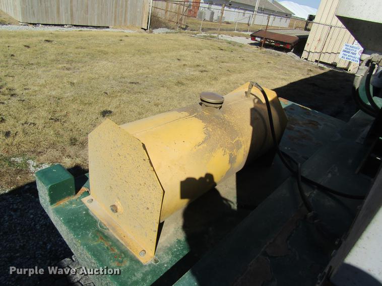 image for item DB5962 2010 Doyle dry fertilizer tender trailer