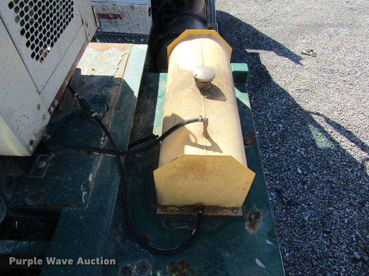 image for item DB5962 2010 Doyle dry fertilizer tender trailer