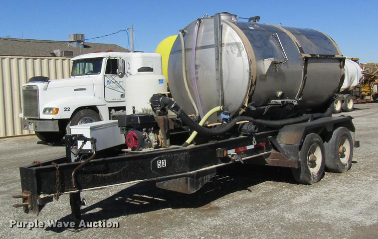 image for item DB5963 1998 Behnke nurse tank trailer