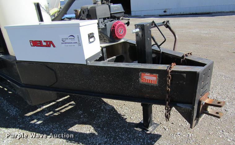 image for item DB5963 1998 Behnke nurse tank trailer