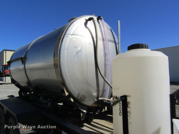 image for item DB5963 1998 Behnke nurse tank trailer