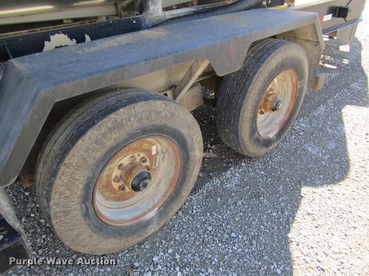 image for item DB5963 1998 Behnke nurse tank trailer