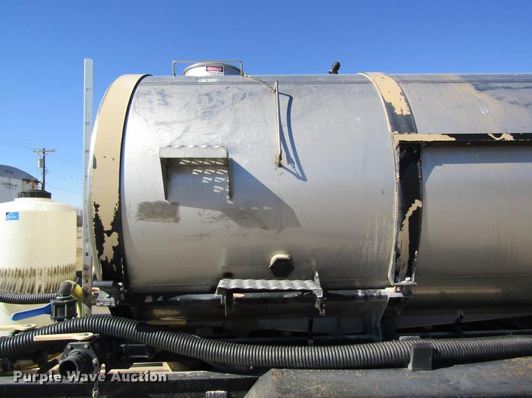 image for item DB5963 1998 Behnke nurse tank trailer