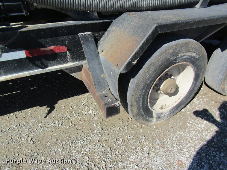 image for item DB5963 1998 Behnke nurse tank trailer