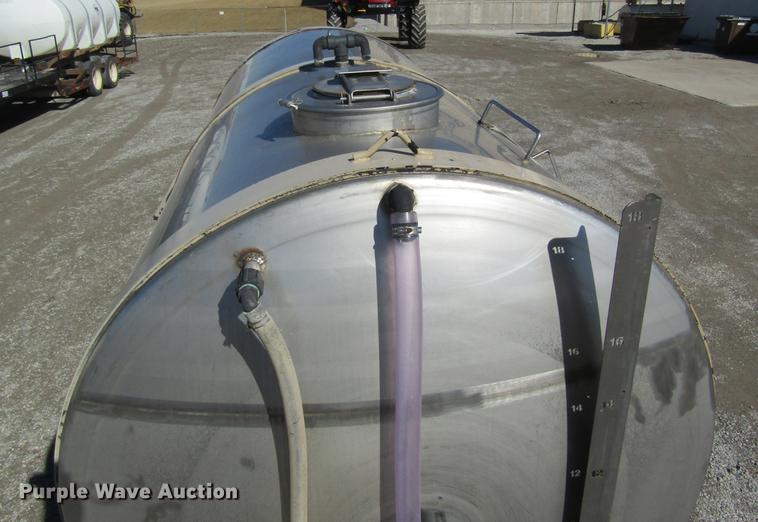 image for item DB5963 1998 Behnke nurse tank trailer