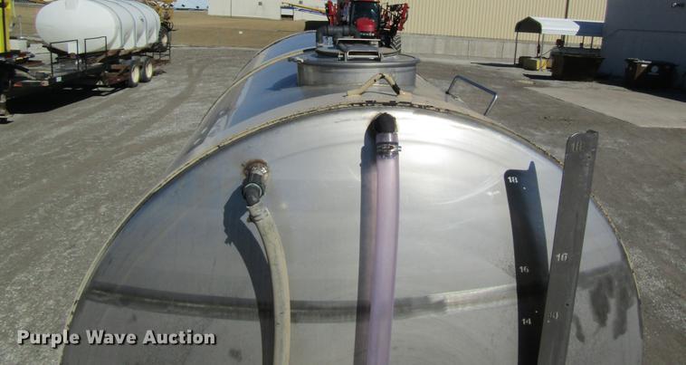 image for item DB5963 1998 Behnke nurse tank trailer